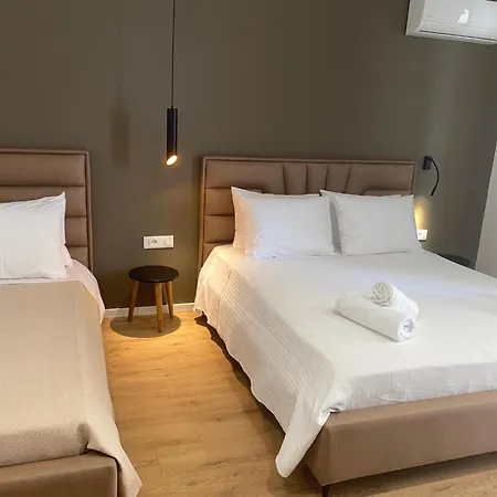 Augusto Hotel *