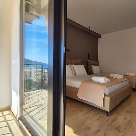 Augusto * Sarandë